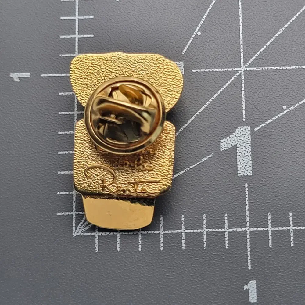 Oscar de la Renta Perfume Bottle Gold Tone Designer Fragrance Advertising Pin